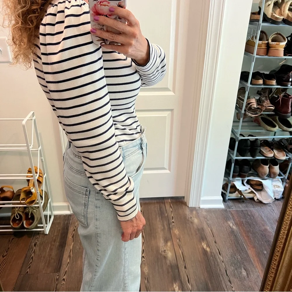 J. Crew Women's Striped navy blue White Top puffy sleeves size medium French